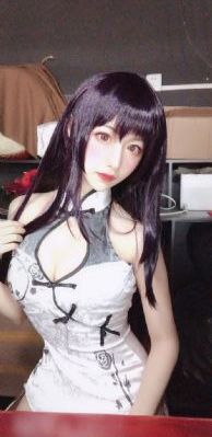 背后的男人