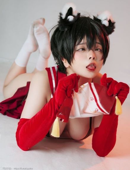 女大学生的红色日记